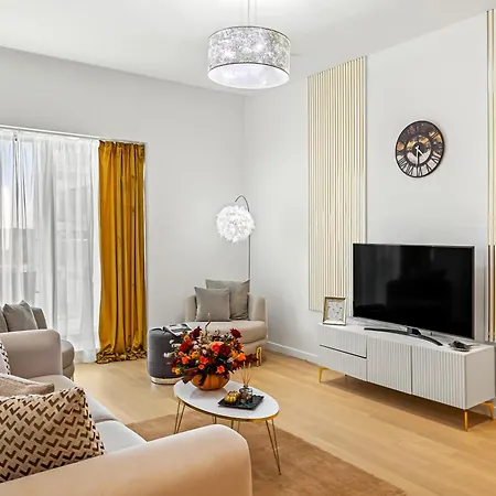 One Verdi Luxury Apartment *