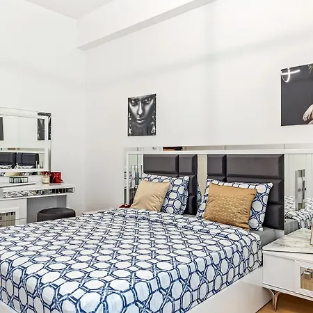 One Verdi Luxury Apartment