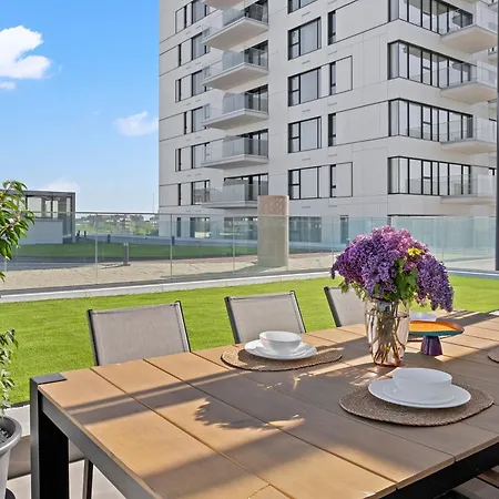 One Verdi Luxury Apartment *