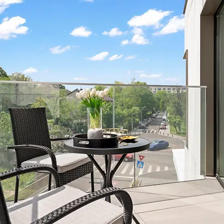 One Verdi Luxury Apartment *