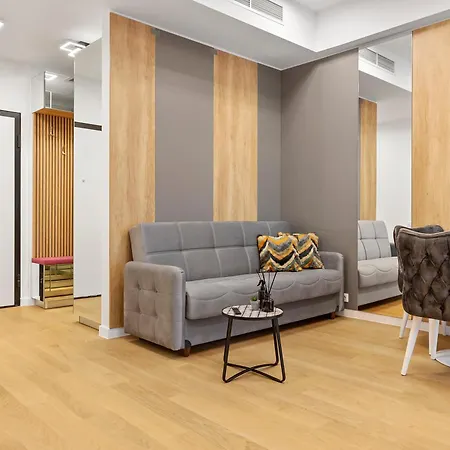 One Verdi Luxury Apartment *