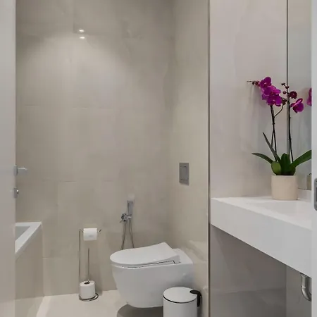 One Luxury Apartments - Verdi Park * Бухарест