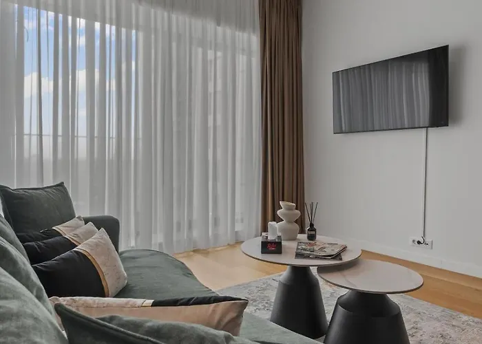 One Luxury - Verdi Park Appartement Boekarest