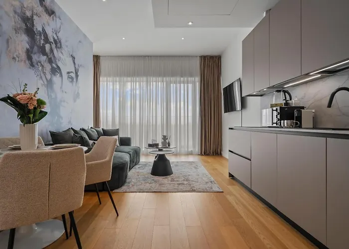 One Luxury - Verdi Park * Boekarest