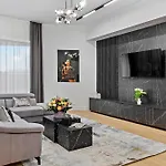 One Luxury - Verdi Park * بوخارست